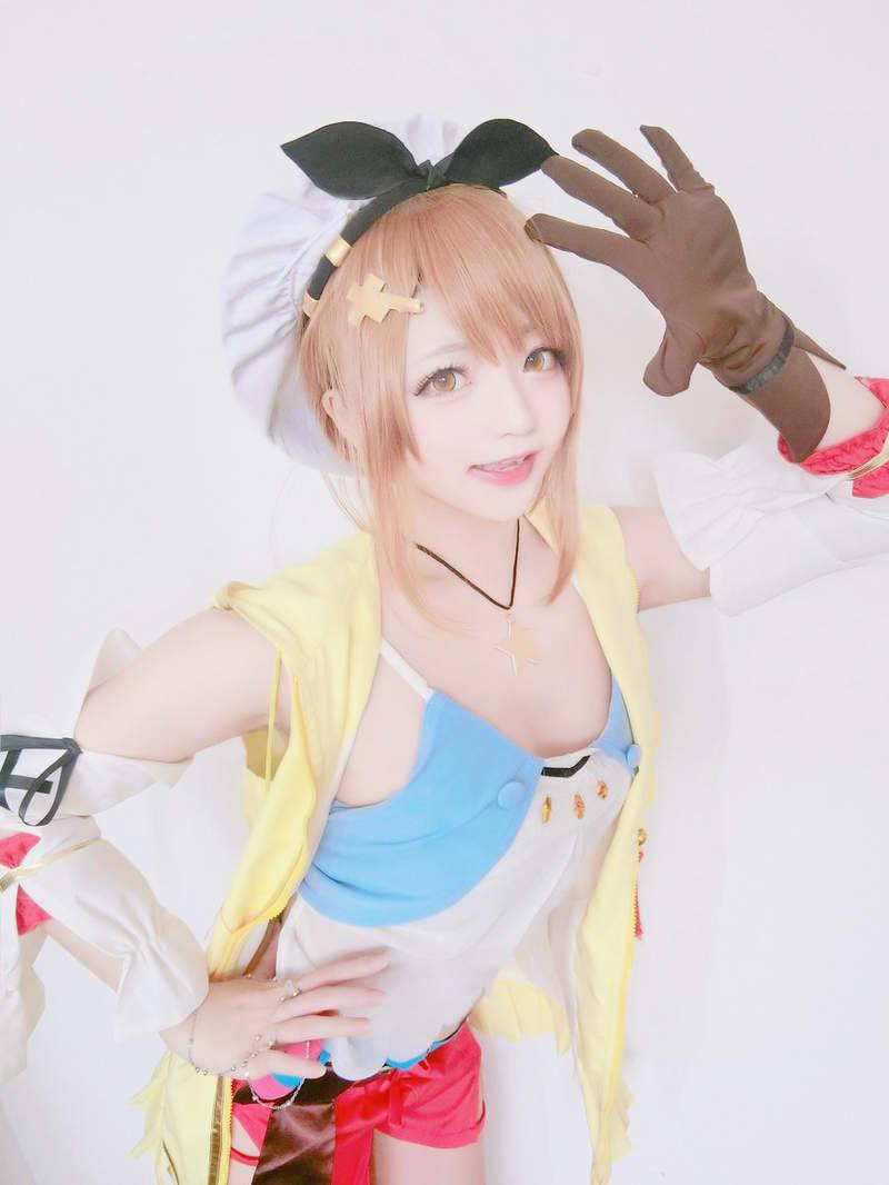 可爱《莱莎的炼金工房》角色cosplay，让我们一起迈向真理之门