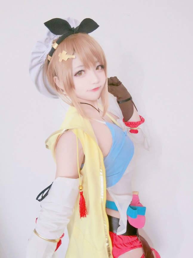 可爱《莱莎的炼金工房》角色cosplay，让我们一起迈向真理之门